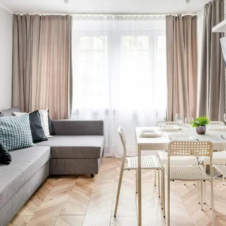 Apartmán Beautiful With Balcony For 6 People In Cracow By Renters *