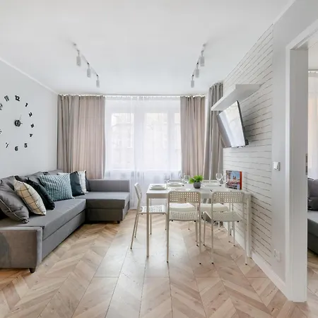 Beautiful With Balcony For 6 People In Cracow By Renters