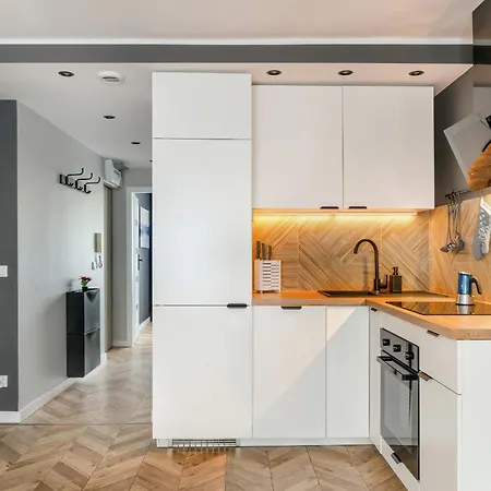 شقة Beautiful With Balcony For 6 People In Cracow By Renters