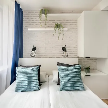 Beautiful With Balcony For 6 People In Cracow By Renters * Krakow