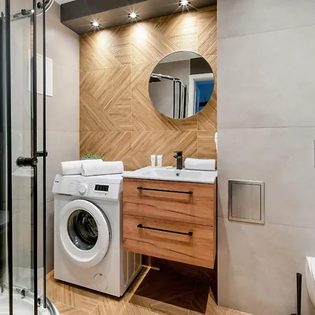 Apartment Beautiful With Balcony For 6 People In Cracow By Renters Krakow